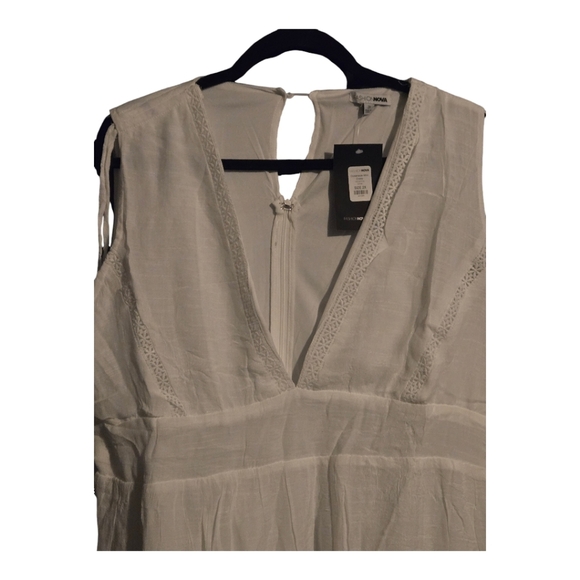 New white dress size 2x= 18 - Picture 2 of 9